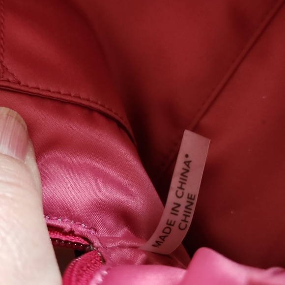 Adorable Coach Heart Leather Cosmetics Bag ❤️💄🩷 - Picture 11 of 15